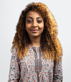 Suzan Syam , Social Media Executive